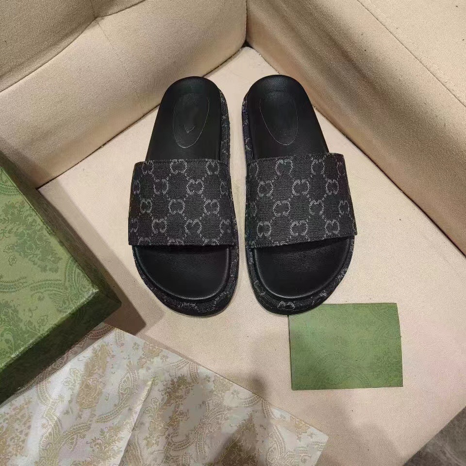 2023 New Style Internet Celebrous Sandals and Slippers Embroidered Slippers Printed Heightened Platform Casual Women's Sandals for Couples