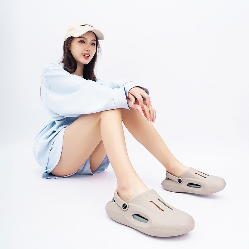 Couple's online celebrity live broadcast coconut hole shoes soft bottom height increasing beach shoes outdoor wear non-slip sandals men's summer