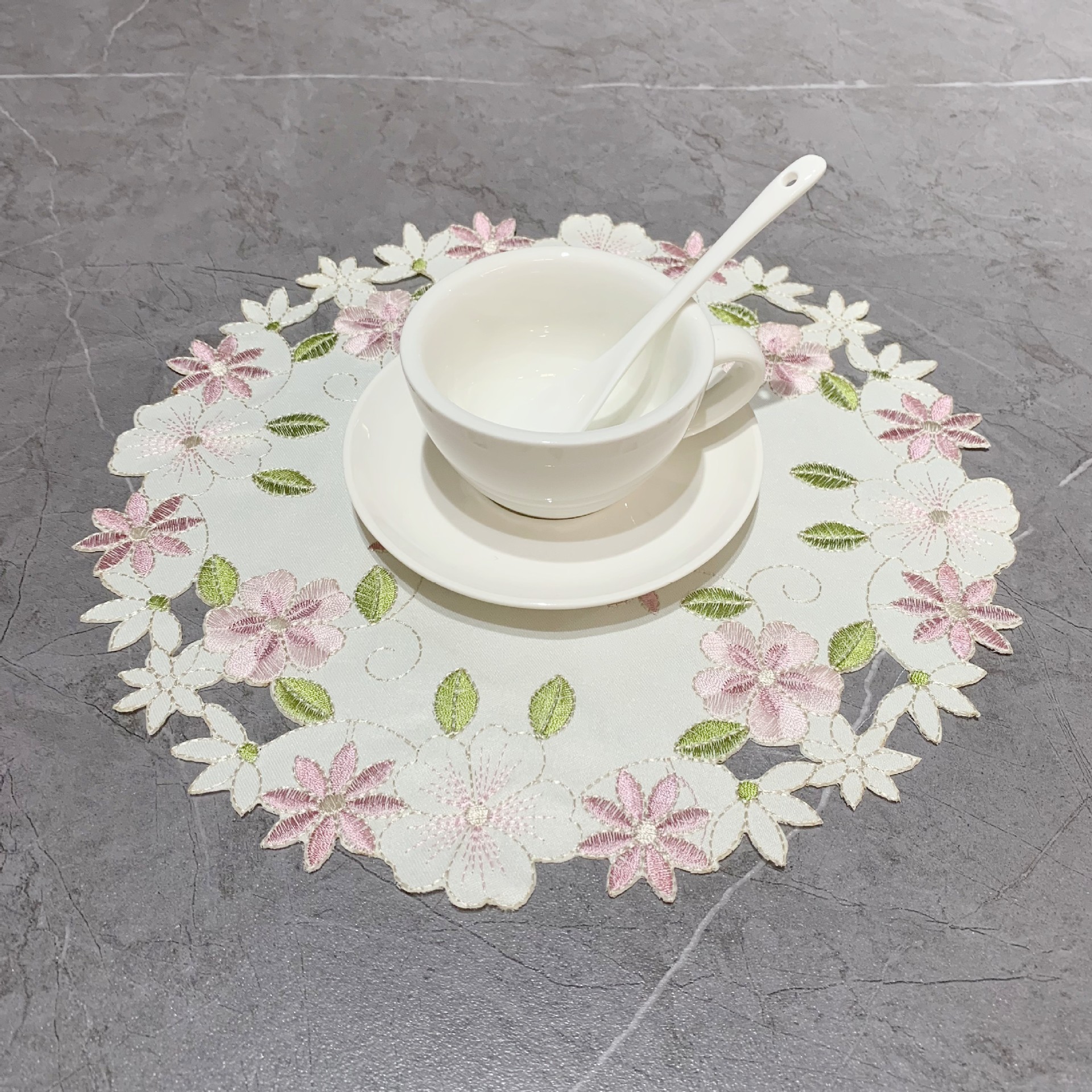 Wholesale European-style pastoral embroidered placemat polyester fabric decorative round table mat cross-border hot selling embroidery coaster