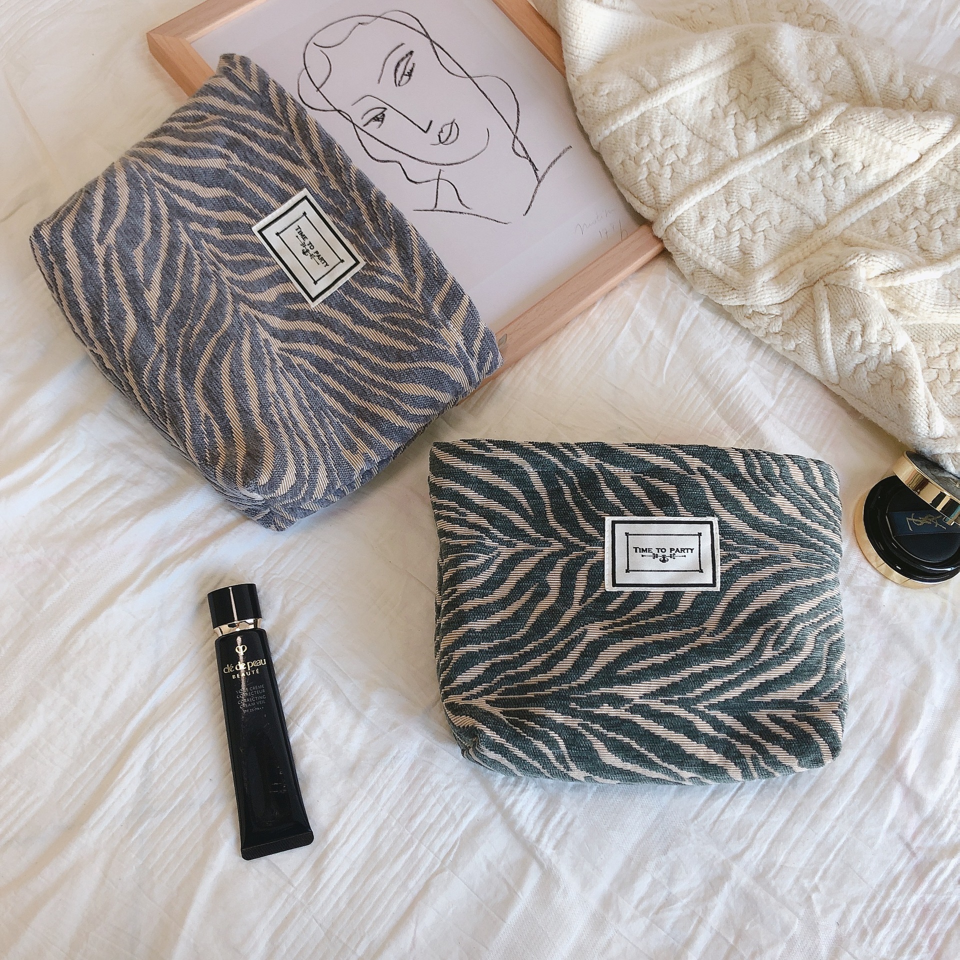 Retro Elegant Abstract Geometric Canvas Bag Chenille Bag Cosmetic Bag Clutch Bag Simple Casual Fashion