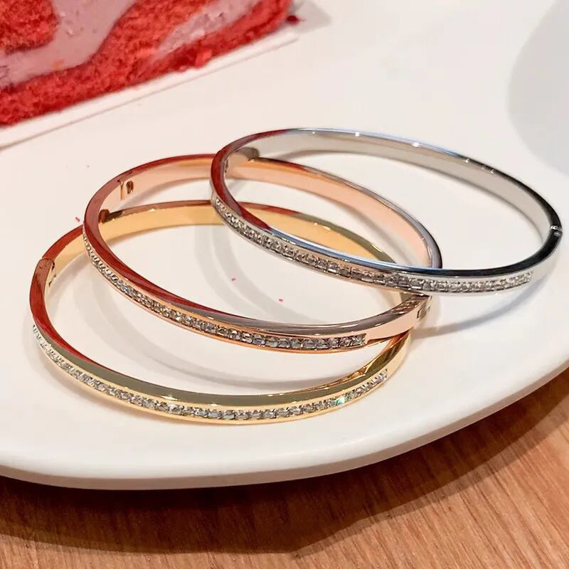 Round Diamond-encrusted Titanium Bracelet High-grade Bracelet Ins Niche Design Simple Cold Style Bracelet Korean Style Personality
