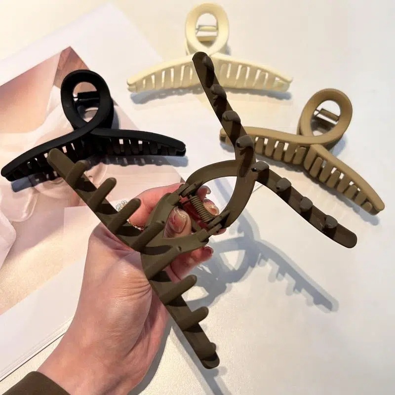 13cm super-large hair volume multi-frosted cross grip clip high color value shark clip spring and summer stall jewelry gifts