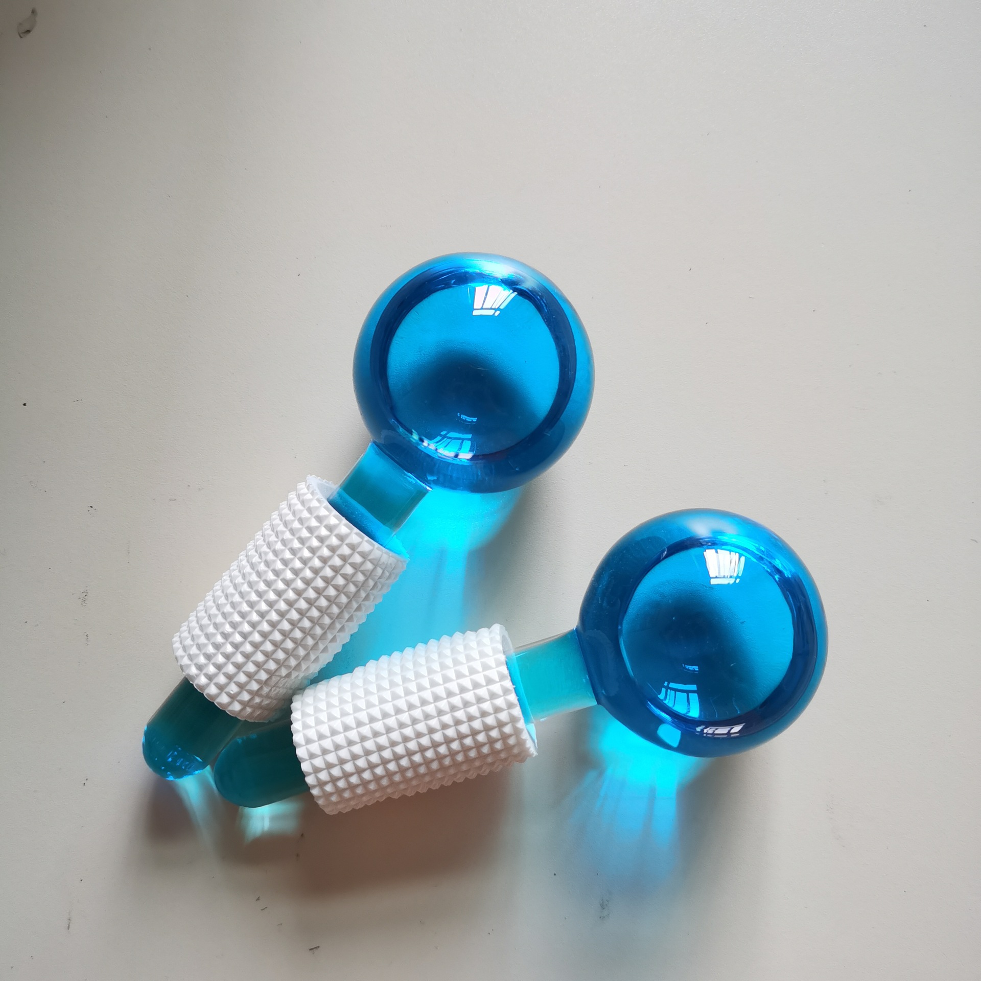 Cross-border new beauty ice ball beauty ball facial massage instrument ice compress instrument ice hockey beauty instrument