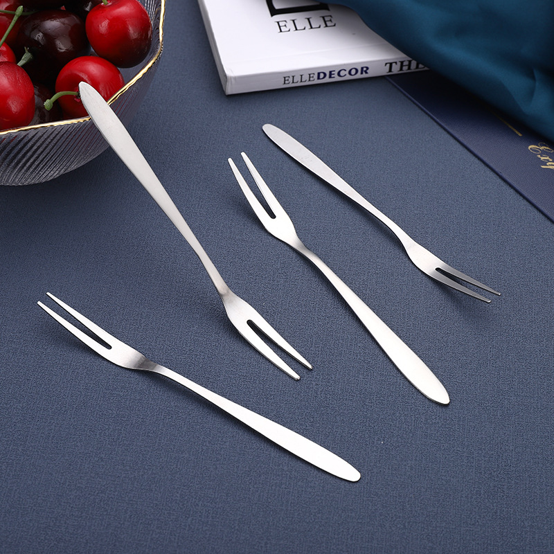 304 Stainless Steel Thickened Fruit Fork Creative Cake Food Fork Household Small Fork Dessert Moon Cake Two Toothed Fork