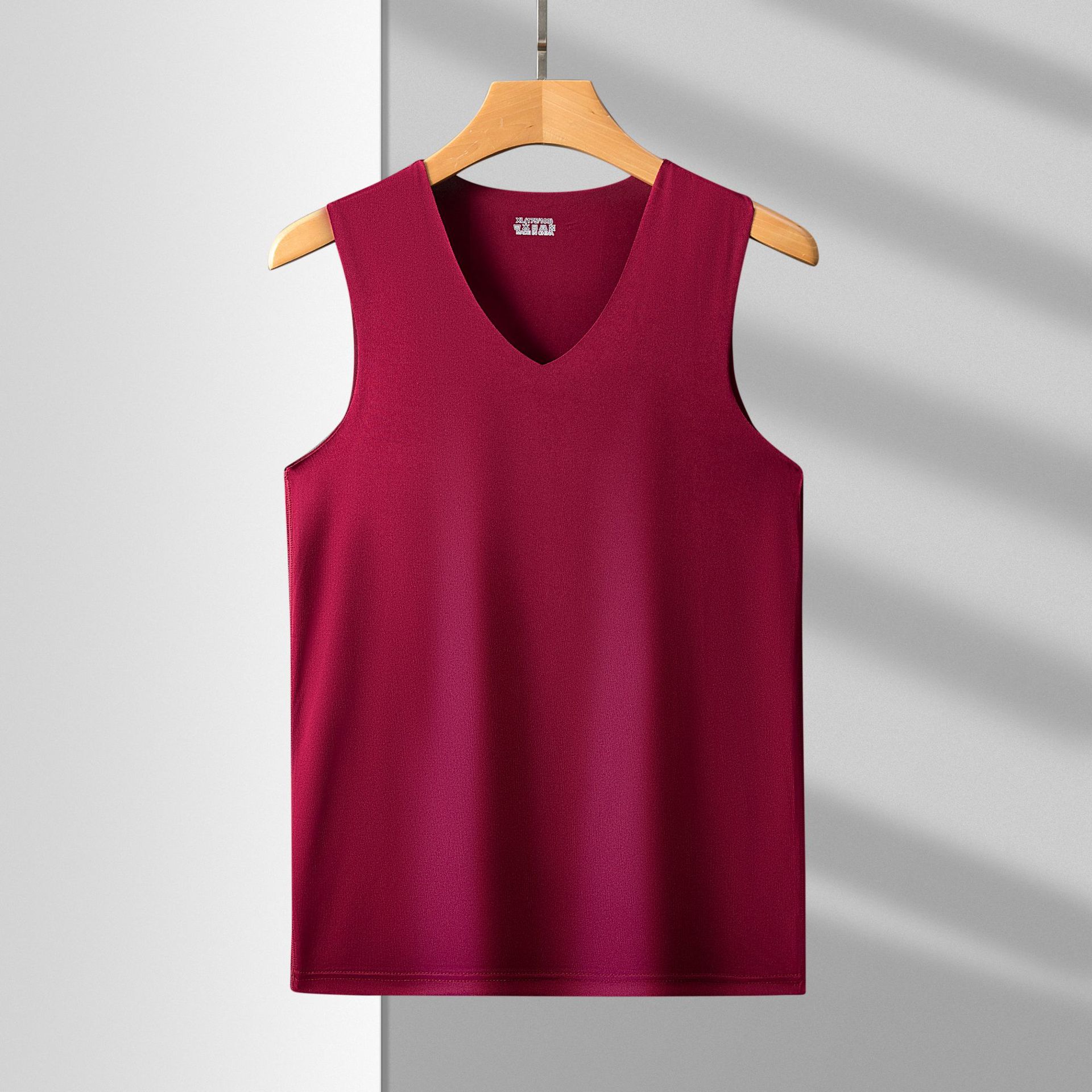 Men's Traceless Vest Sleeveless V-neck Casual Cut Ice Silk Tight Sports Hurdle Super Elastic Summer Slim