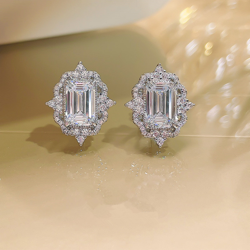 Cao's cross-border floral earrings for Europe and America, fashion square princess earrings, ultra-shiny sugar cube lace female ear studs 