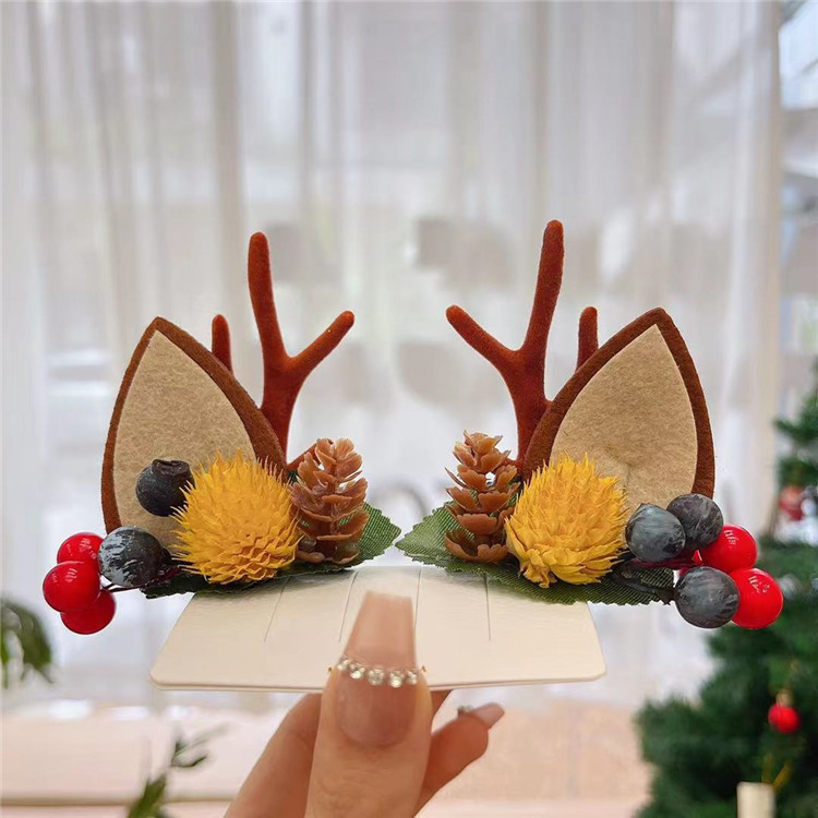 New Christmas hair accessories for women, cute and fun Santa Claus Christmas tree, imitation reindeer antler plush duck bill clip hair pin