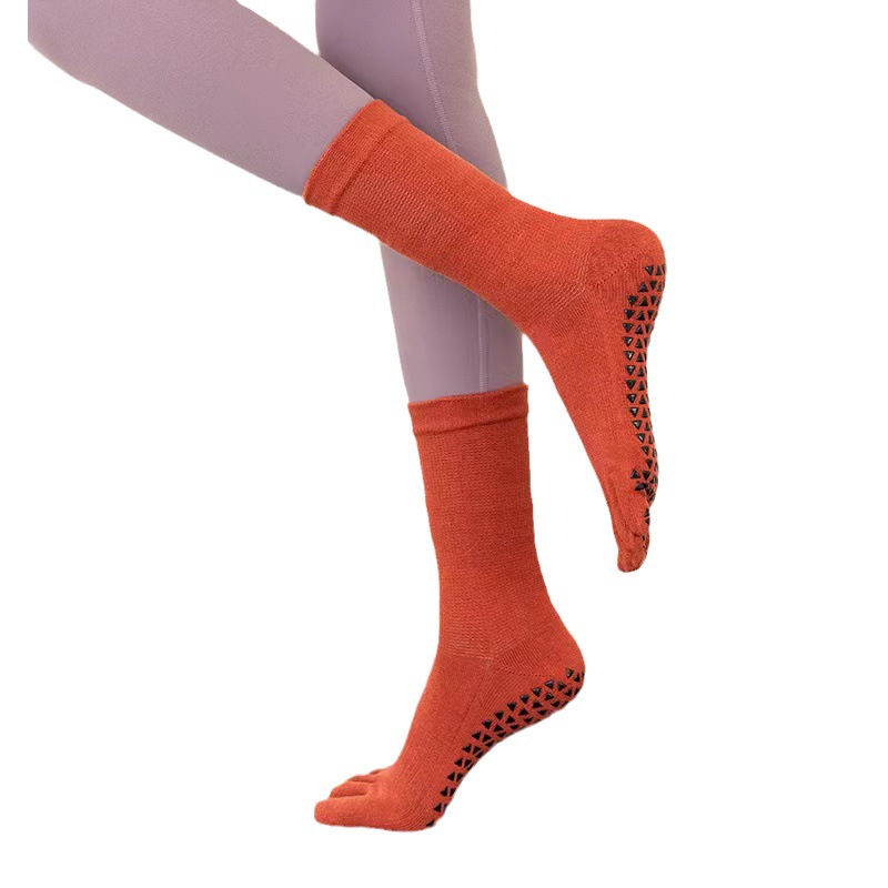 New autumn and winter yoga socks professional non-slip women's long fitness dance socks floor socks five-finger socks Indoor