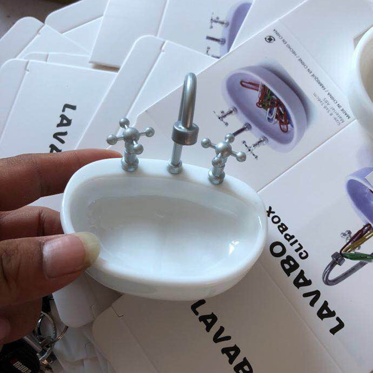 2022 new creative practical office supplies sink sink paper clip storage basin paper clip magnetic seat