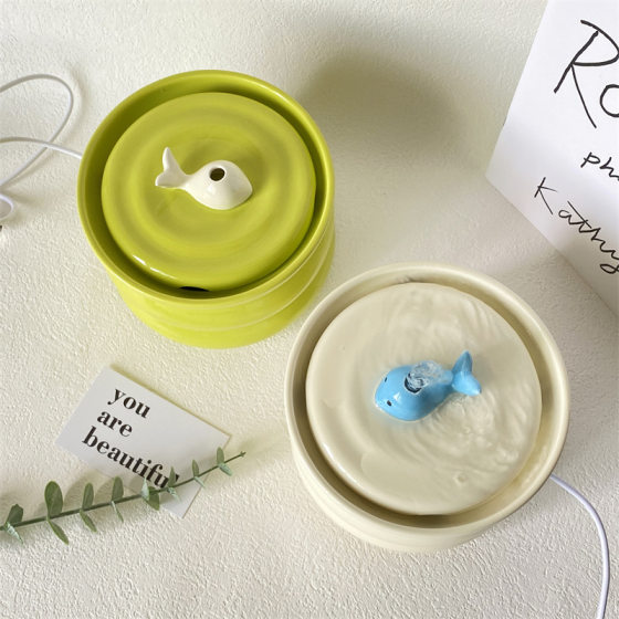 Milk fufu cat flow constant temperature water dispenser automatic circulation ceramic water dispenser does not wet mouth whale water feeding bowl