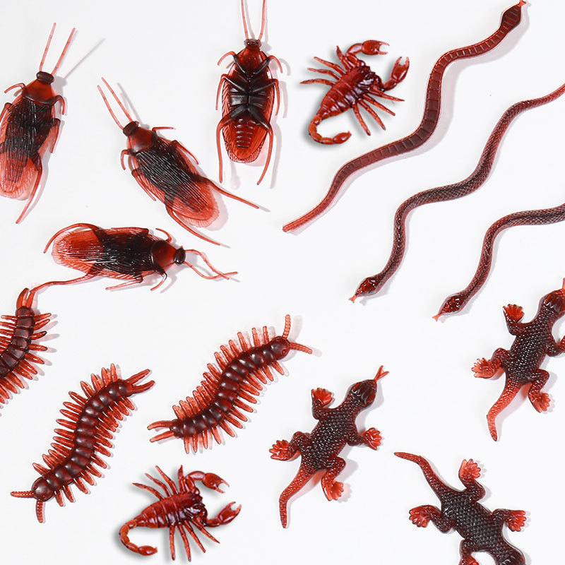 Cross-border Halloween trick toy props simulation cockroach fake cockroach toy plastic cockroach bat Spider small snake