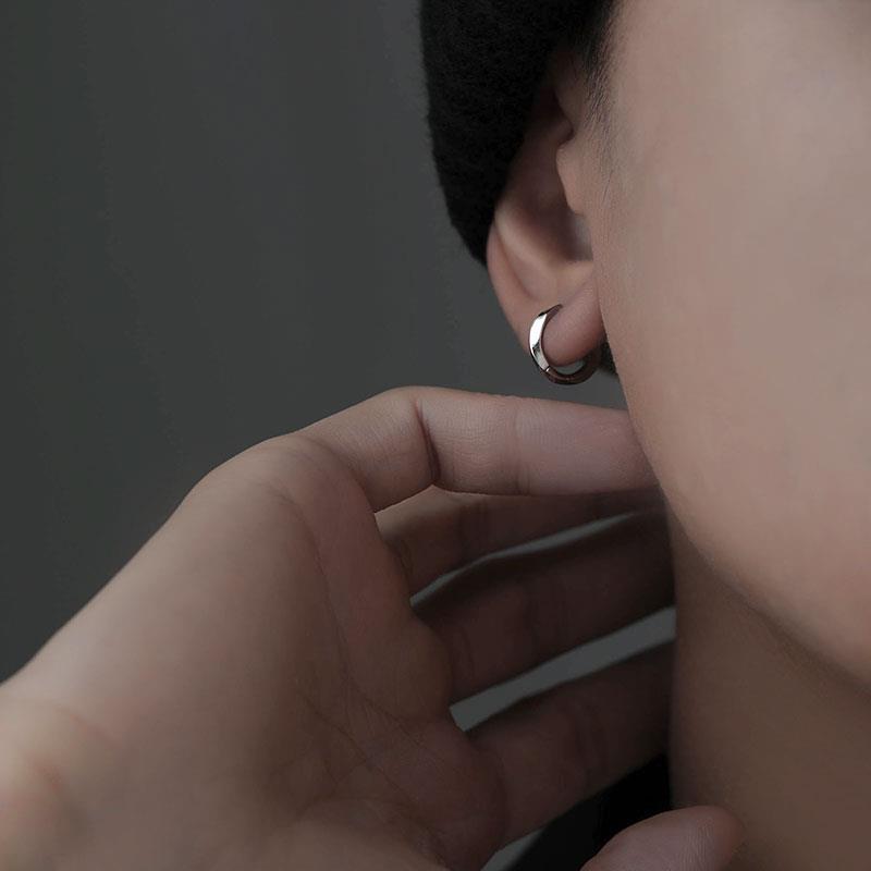 Stud Earrings Men's High-end Sense S925 Sterling Silver Simple Pluck Handsome Earrings 2023 New Fashion Personalized Earrings Women's Plain Ring
