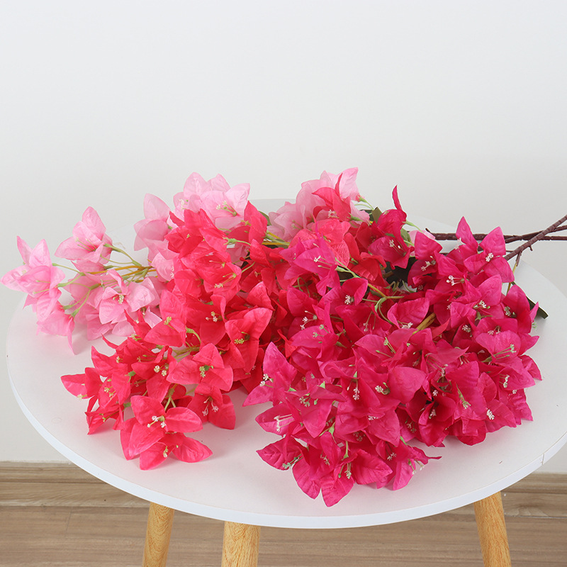 三角梅の家の結婚祝いの客間の装飾の花芸の置物をシミュレーションします。|undefined