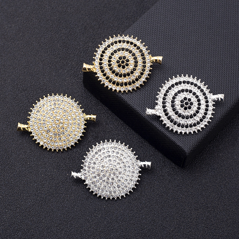 European and American Fashion Shield Brooch British Retro Suit Jewelry Matching Pins Full Diamond Disc Gold and Silver Two-color Brooch