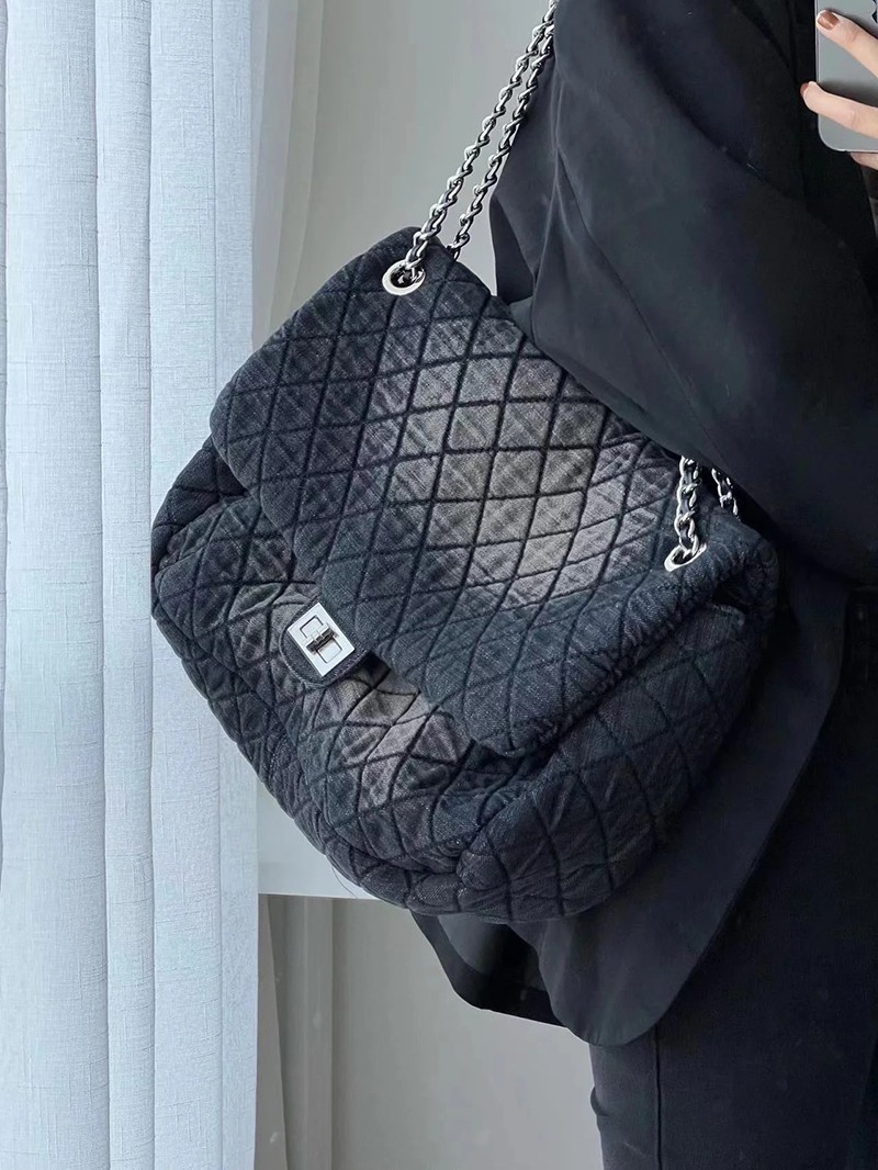 2022 new autumn and winter Denim wandering bag rhombic chain bag large capacity shoulder underarm bag women's all-match messenger bag