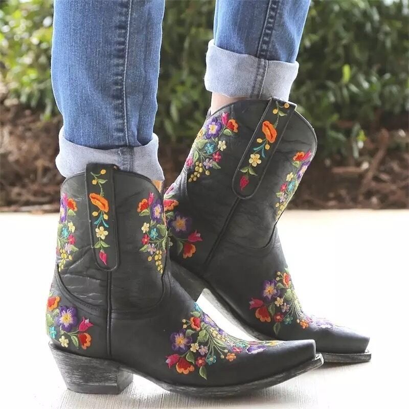 巨緹當天代發 2021秋冬外貿新款大碼刺繡尖頭女式低筒靴boots
