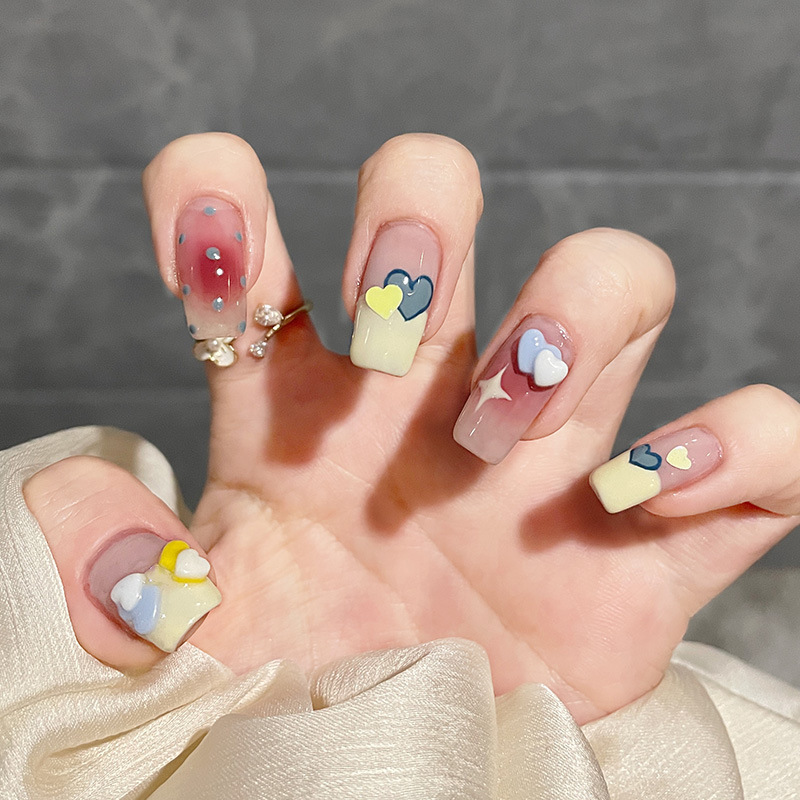 可愛腮紅暈染奶黃塗鴉撞色小桃心美甲成品穿戴甲指甲貼片 Nails