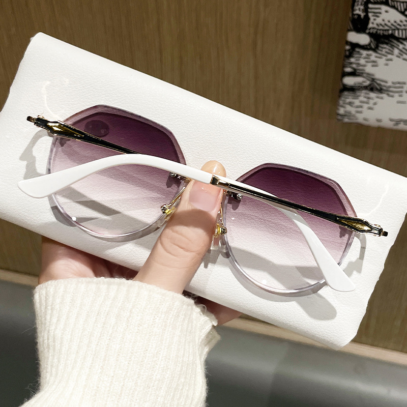 2024 new metal oval small frame reading glasses 3D lace frameless gray lens sun reading glasses wholesale