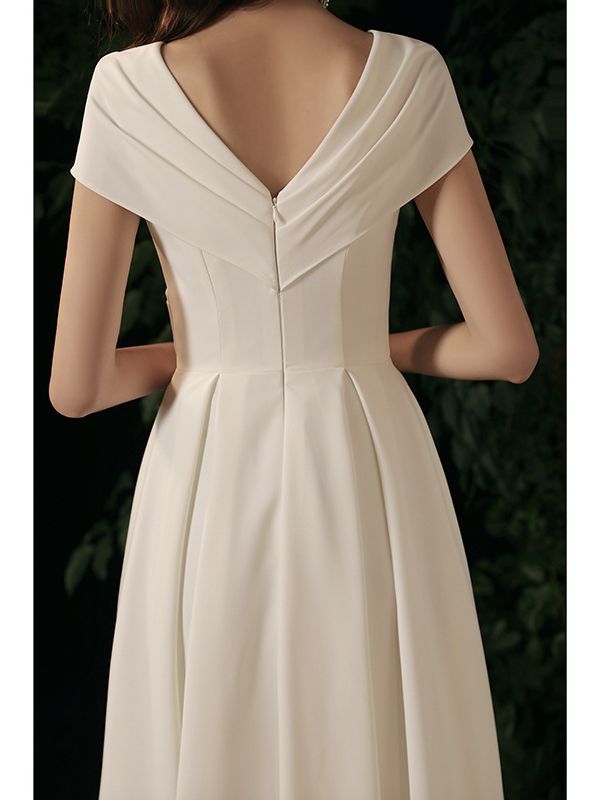 Evening dress white V-neck hosting banquet temperament certificate registration dress bride toast clothing travel photography light wedding dress
