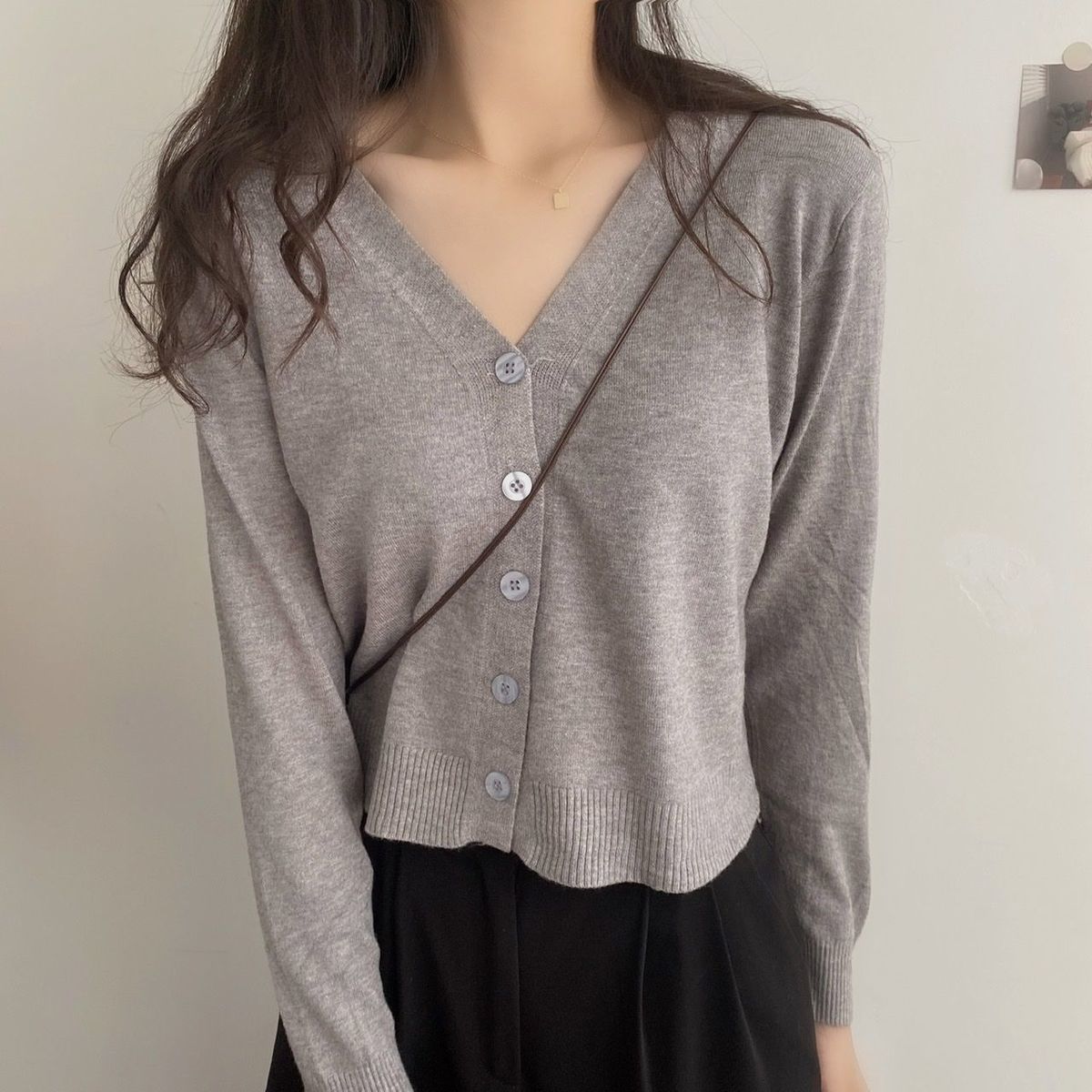 Southeast Asia 2022 New Women's Long-sleeved Sweater All-match Short V-neck Cardigan Coat Women's Sweater Women's Top_voghion.com