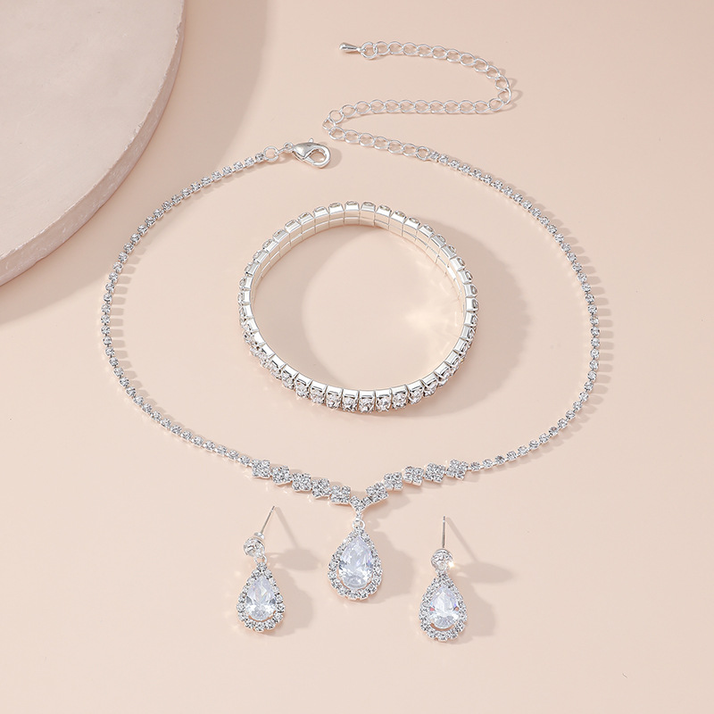 European and American fashion water drop zircon rhinestone necklace earrings bracelet Amazon explosions full diamond claw chain rhinestone three-piece set