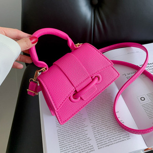 Korean style fashionable simple handbag 2023 autumn and winter New commuter Western style shoulder messenger bag solid color PU small square bag