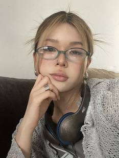 Two-dimensional Asian girl Japanese and Korean small frame glasses female ins European and American retro y2g hot girl Street shot plain myopia glasses frame