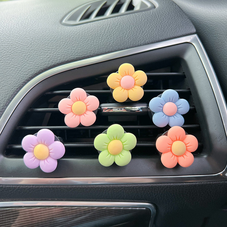 車の香水の香薫のエアコンの噴出口の置物insはらはらとしています。|undefined