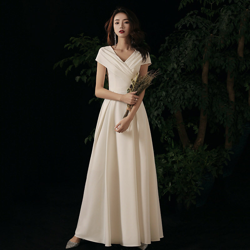 White Annual Meeting Evening Dress 2024 New Spring and Winter Banquet Elegant Satin Wedding License Travel Light Wedding Dress V-Neck