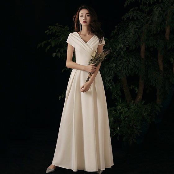 White Annual Meeting Evening Dress 2024 New Spring and Winter Banquet Elegant Satin Wedding License Travel Light Wedding Dress V-Neck