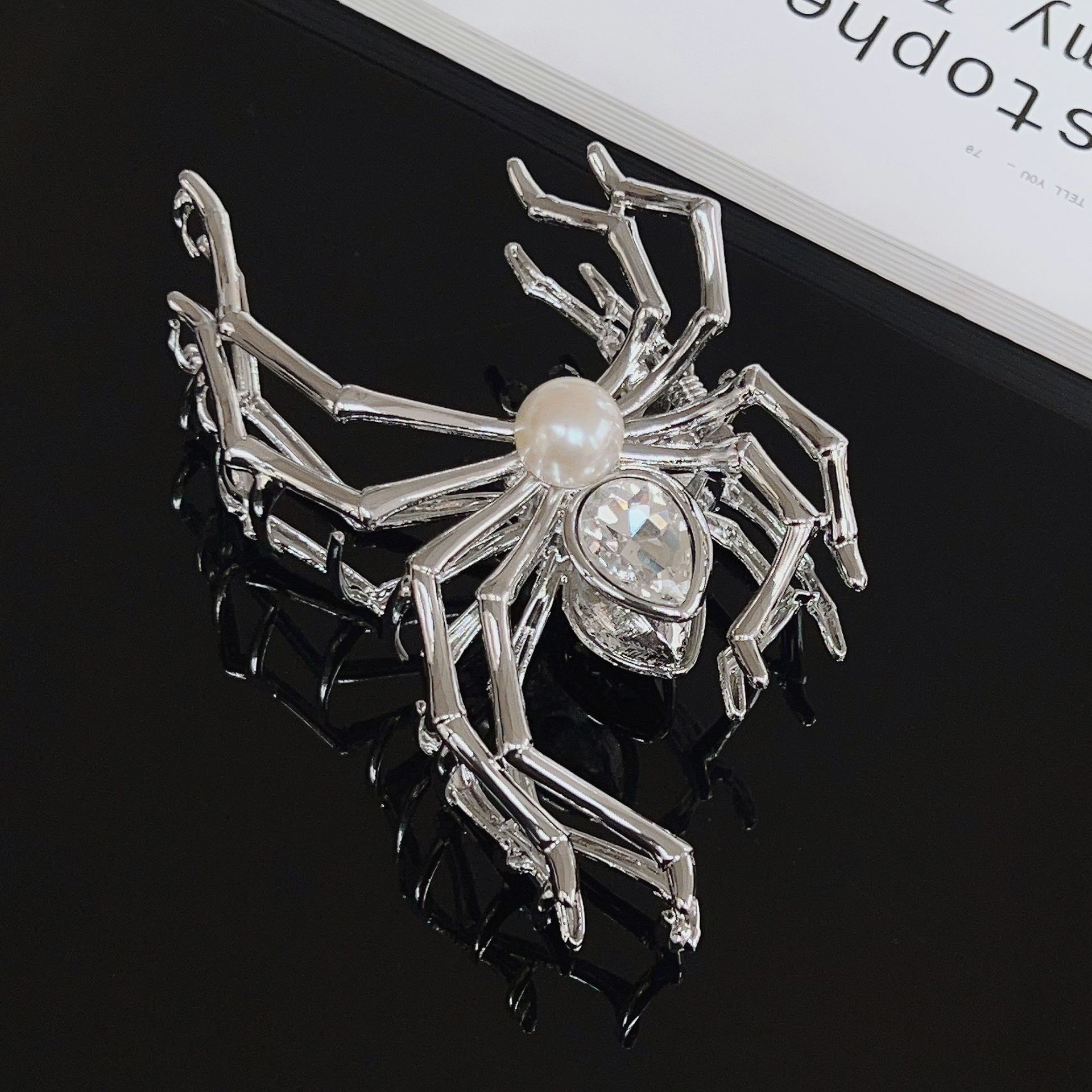 Distinctive Spider Tassel Disc Hair Grab Hair Accessories Back Head Hairpin Children's Hairpin Summer Flower Shark Clip Headwear_voghion.com