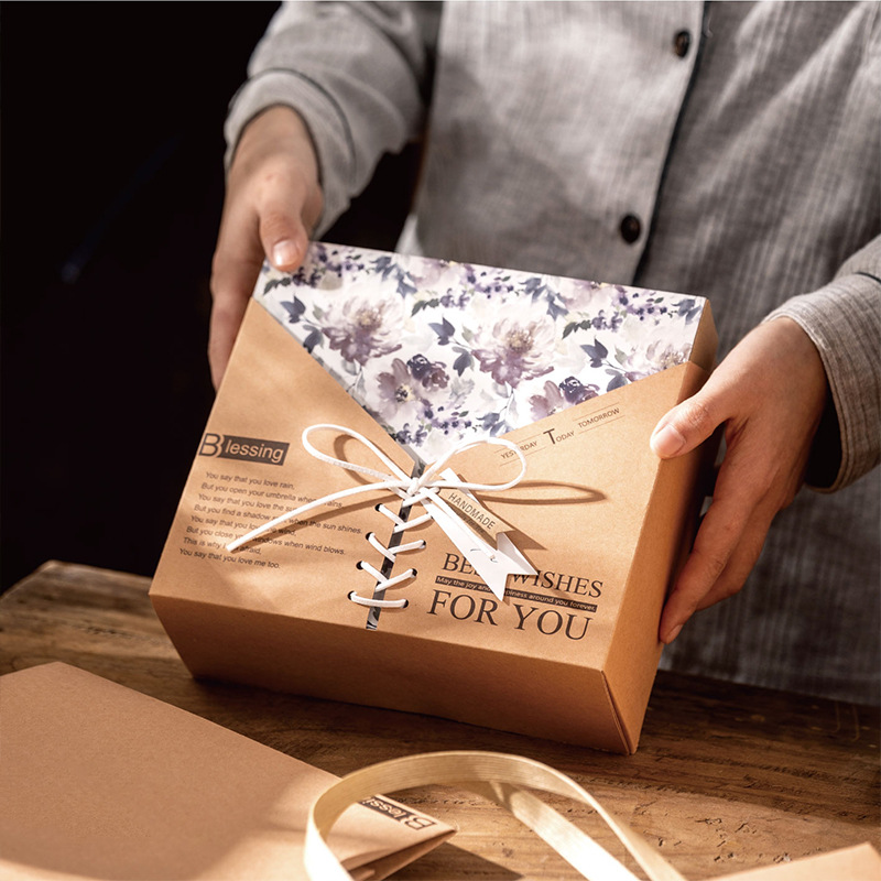 Forest souvenir gift box, Thanksgiving gift box, retro birthday gift box, kraft paper empty box wholesale