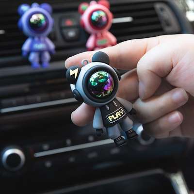 Car Air Outlet Aromatherapy Pieces Perfume Air-conditioning Port Car Interior Decoration Supplies Encyclopedia Car Cartoon Car Astronaut