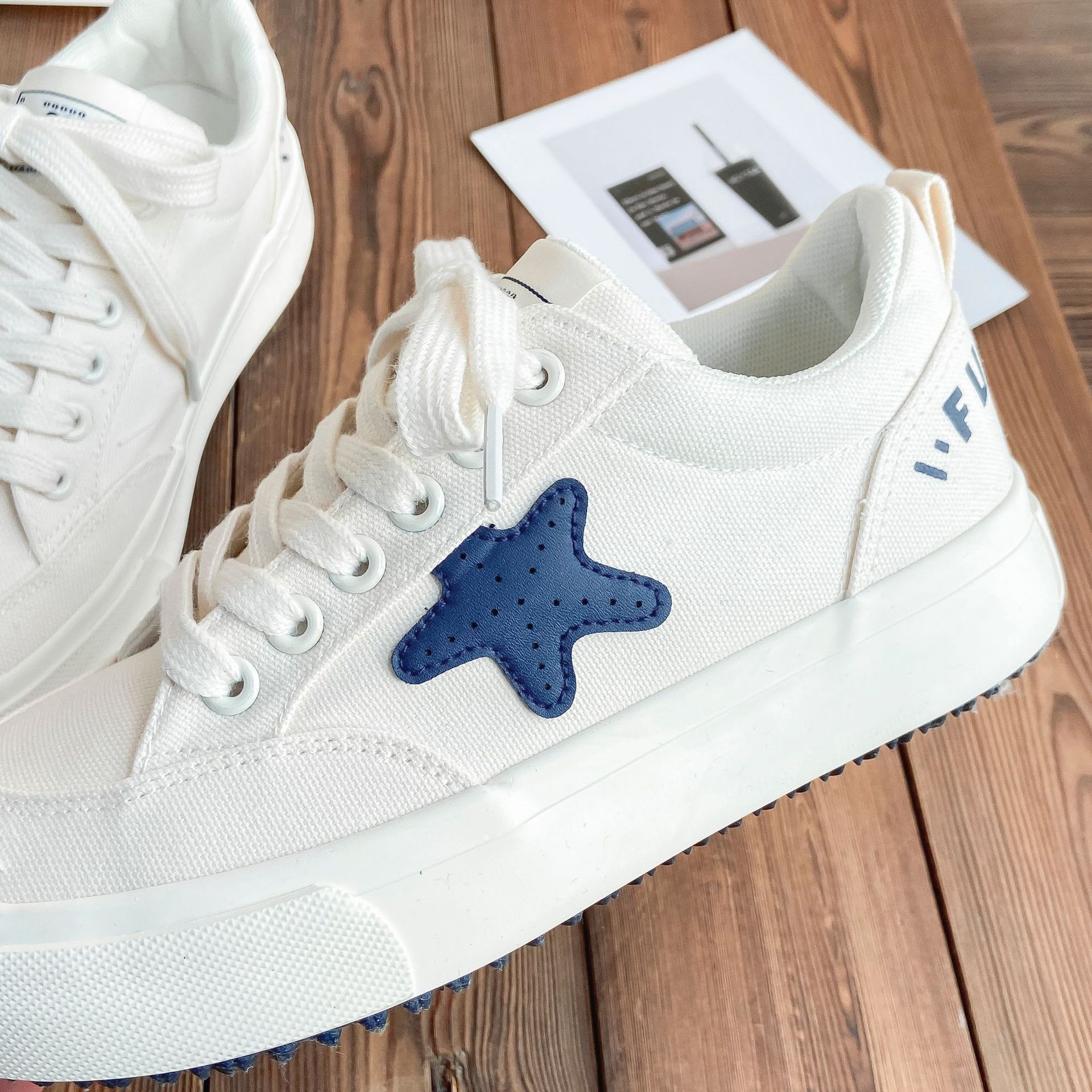 White Canvas Shoes Women's 2023 New Arrival Spring and Autumn ulzzang All-Match Niche Design Star Flat Skateboard Shoes