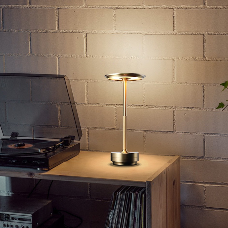 American-style Nordic LED hotel bar table desktop decoration eye protection creative USB high metal rechargeable desk lamp