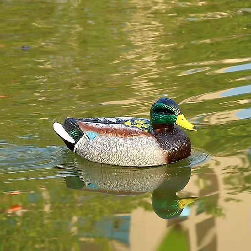 Factory direct sale of Amazon cross-border simulation Mallard remote control boat high-speed speedboat super waterproof children's electric toys