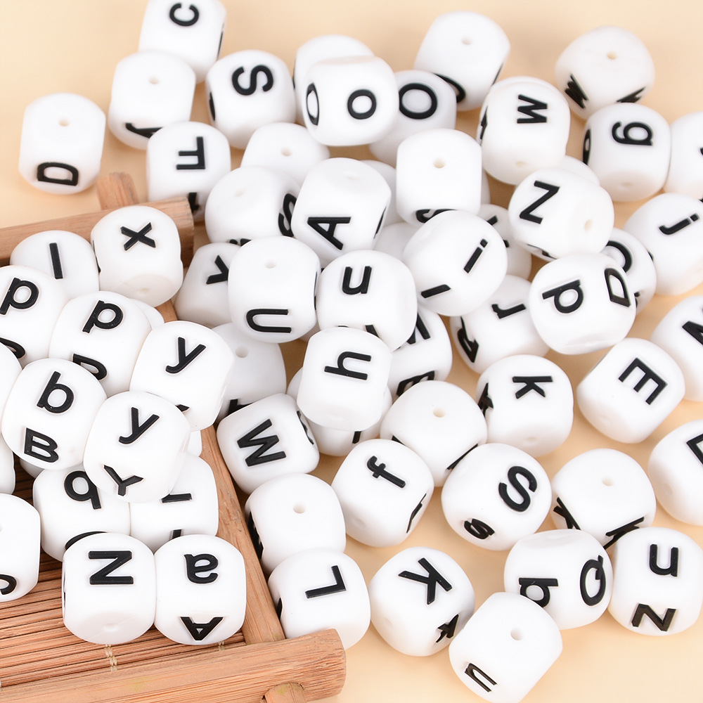 Silicone English alphabet beads pacifier chain DIY alphabet beads 15mm silicone alphabet beads bracelet necklace accessories