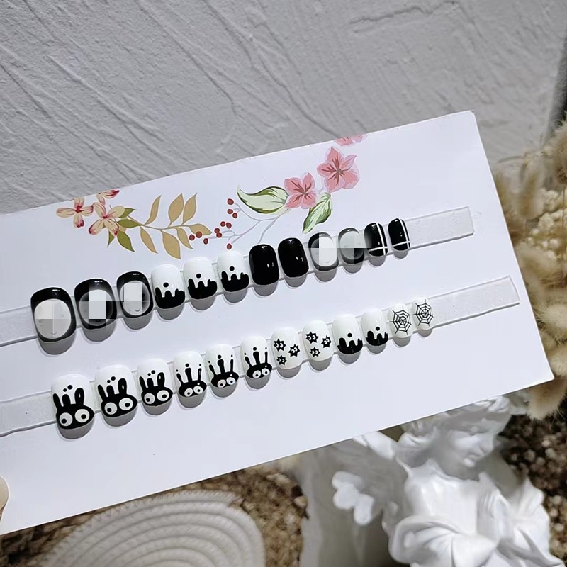 B422 Qianhe Qianxun short wear nail cartoon funny cute anime manicure finished daily fake nail patch