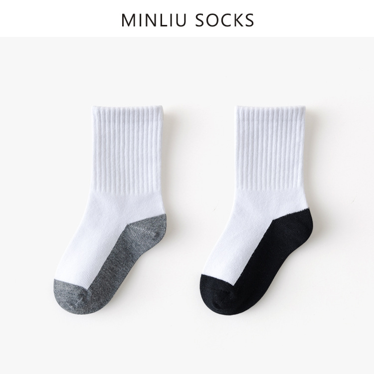 Pure white children's student socks Four Seasons black and white gray cotton mid-tube socks baby socks wholesale sports socks