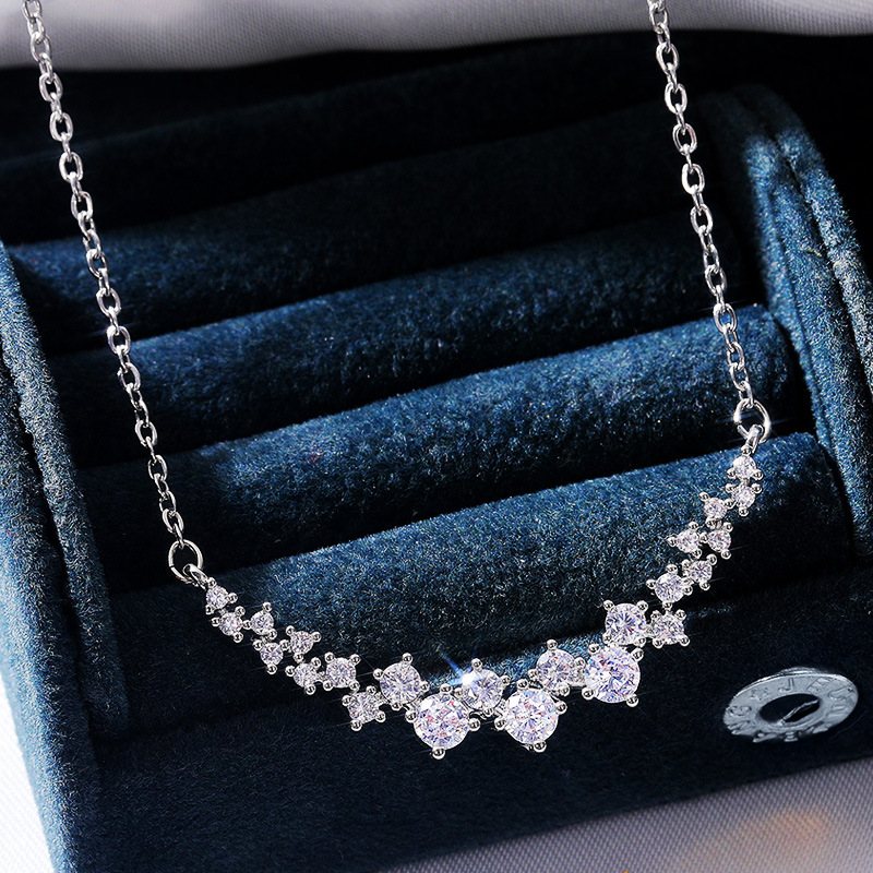 Cao Shi New Arrival Necklace Korean Style Sparkling Star Diamond Pendant Necklace for Women Fashionable Necklace for Ladies
