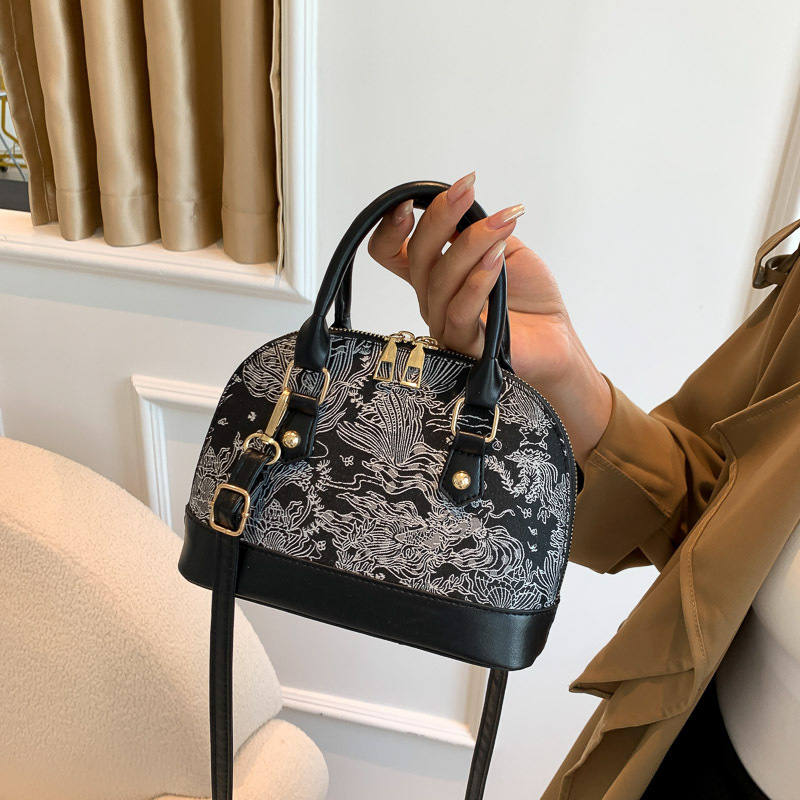 Niche Design Stylish Trendy Retro Women's 2023 New Handbag Casual Elegant Shoulder Bag Contrasting Color Crossbody Bag