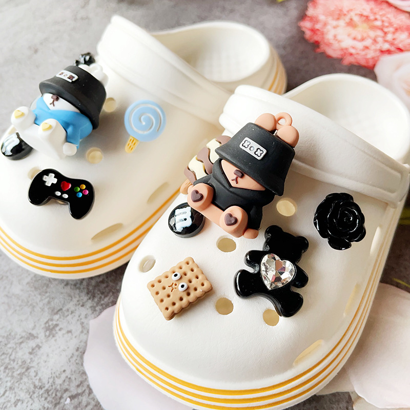 Shoes flower hole shoes buckle suit cartoon personality three-dimensional doll slippers sandals accessories detachable decorative buckle