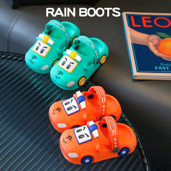Cartoon children's slippers 2023 new children's shoes men's breathable sandals beach non-slip wear-resistant small and medium-sized children's hole shoes