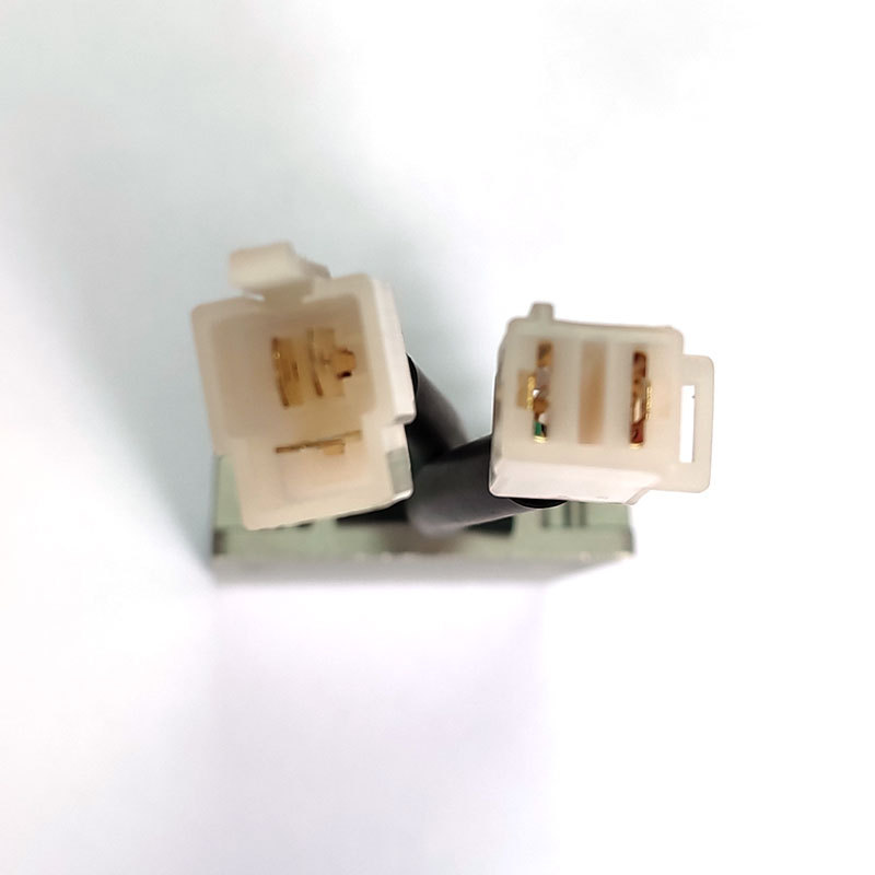 Motorcycle voltage regulator suitable for Guangyang KYMCO 125 200 250 300 rectifier voltage regulator charger