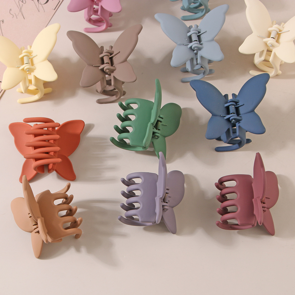 Nuovo fermaglio per capelli a forma di farfalla transfrontaliera, effetto vernice smerigliata, personalizzato, alla moda, con artiglio per la testa_voghion.com