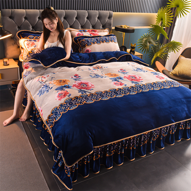 New thickened milk velvet bed skirt four-piece set winter warm flannel quilt cover gold carving flannel four-piece set
