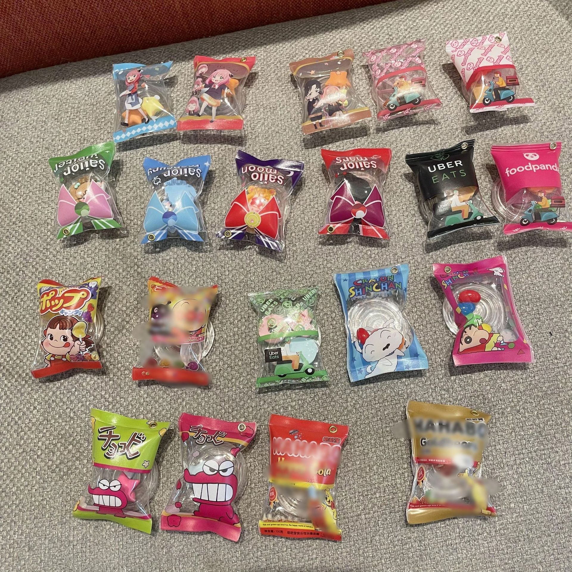 趣味仿真卡通糖果懶人支架桌面支撐背貼式可伸縮情侶可愛追劇適用