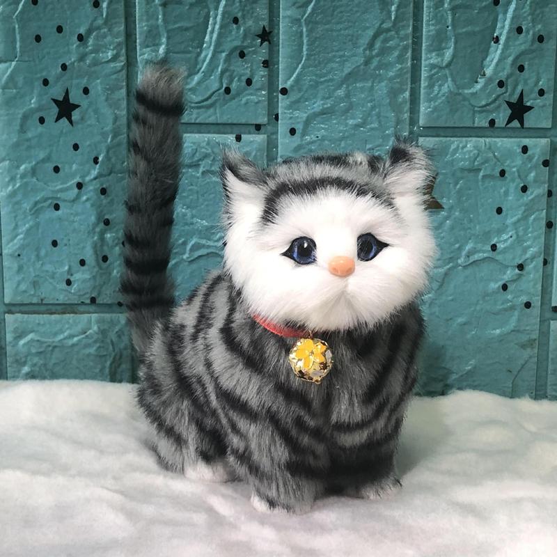 猫と呼ばれます。子供の人形のおもちゃの誕生日プレゼントです。|undefined
