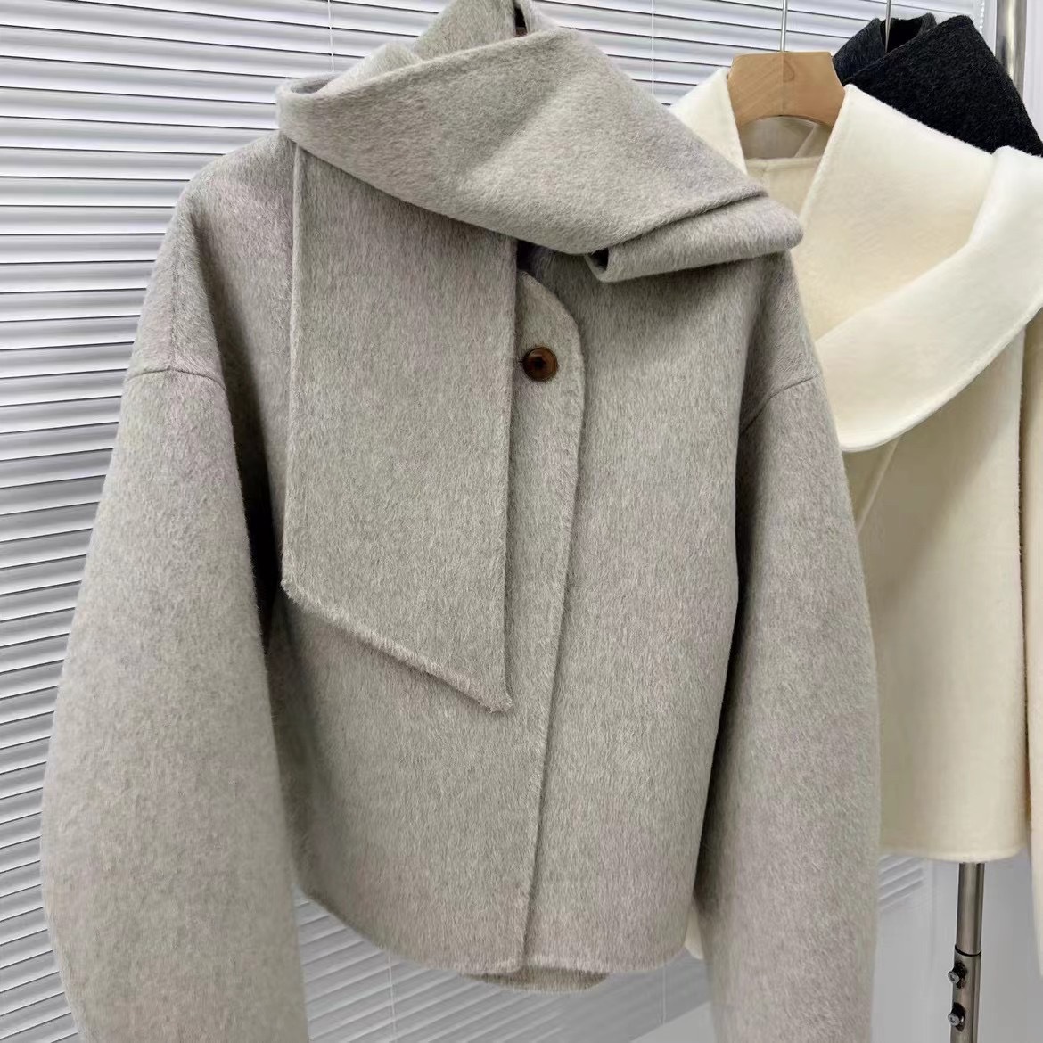 23 autumn and winter New scarf collar short double-sided cashmere coat women's small round neck Weibo wool coat_voghion.com