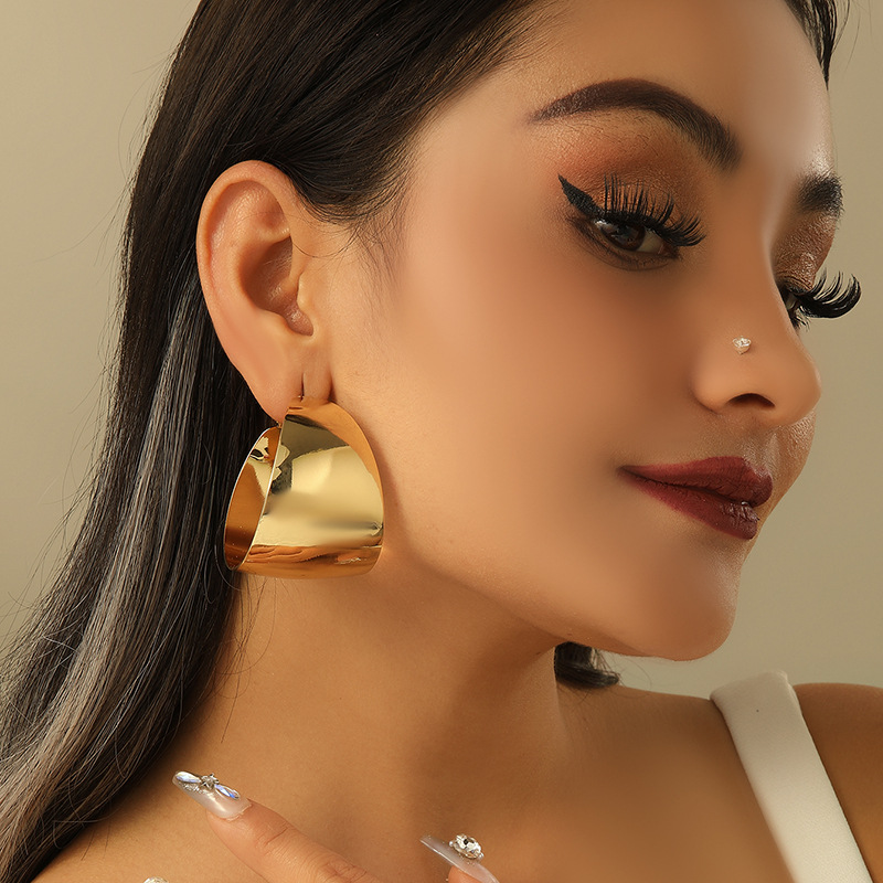 Trend retro earrings, European style, light luxury style, internet celebrity